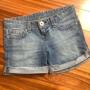 Y2k‎ lowrise jean shorts. Cuffed longer fit. Skater jean shorts